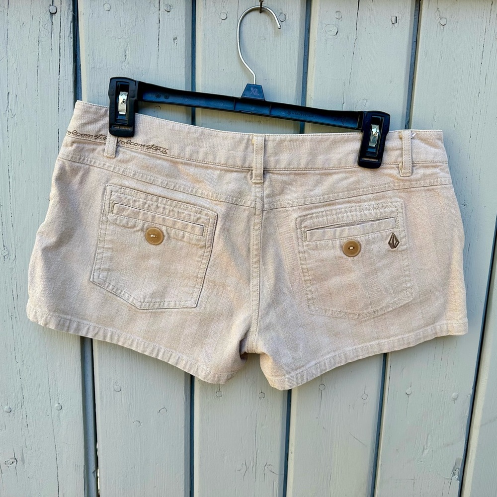 Volcom Women's Beige Cargo Shorts - Picture 2 of 4